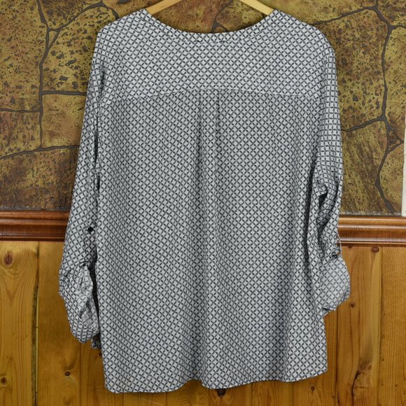 DALIA Tunic Top in Black and White - Picture 4 of 4